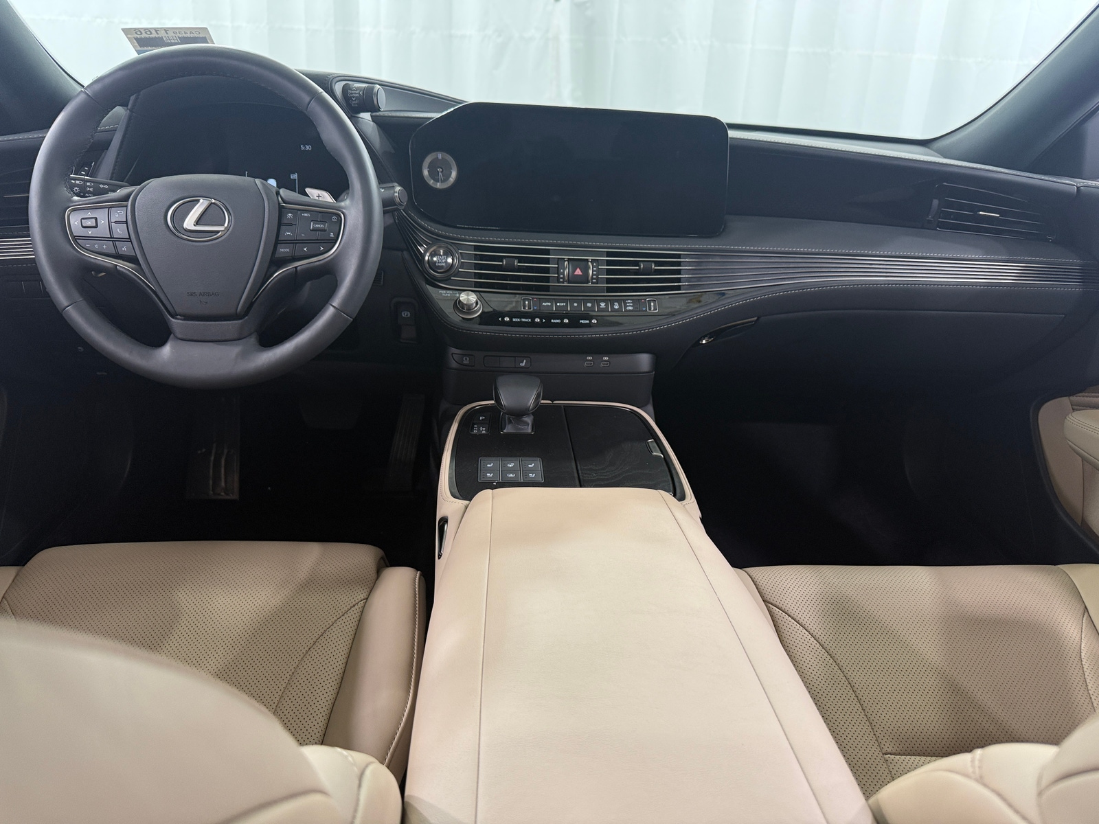 Thumbnail: 2024 Lexus LS - 2