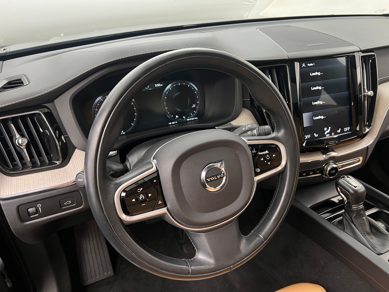 Thumbnail: 2020 Volvo XC60 - 4