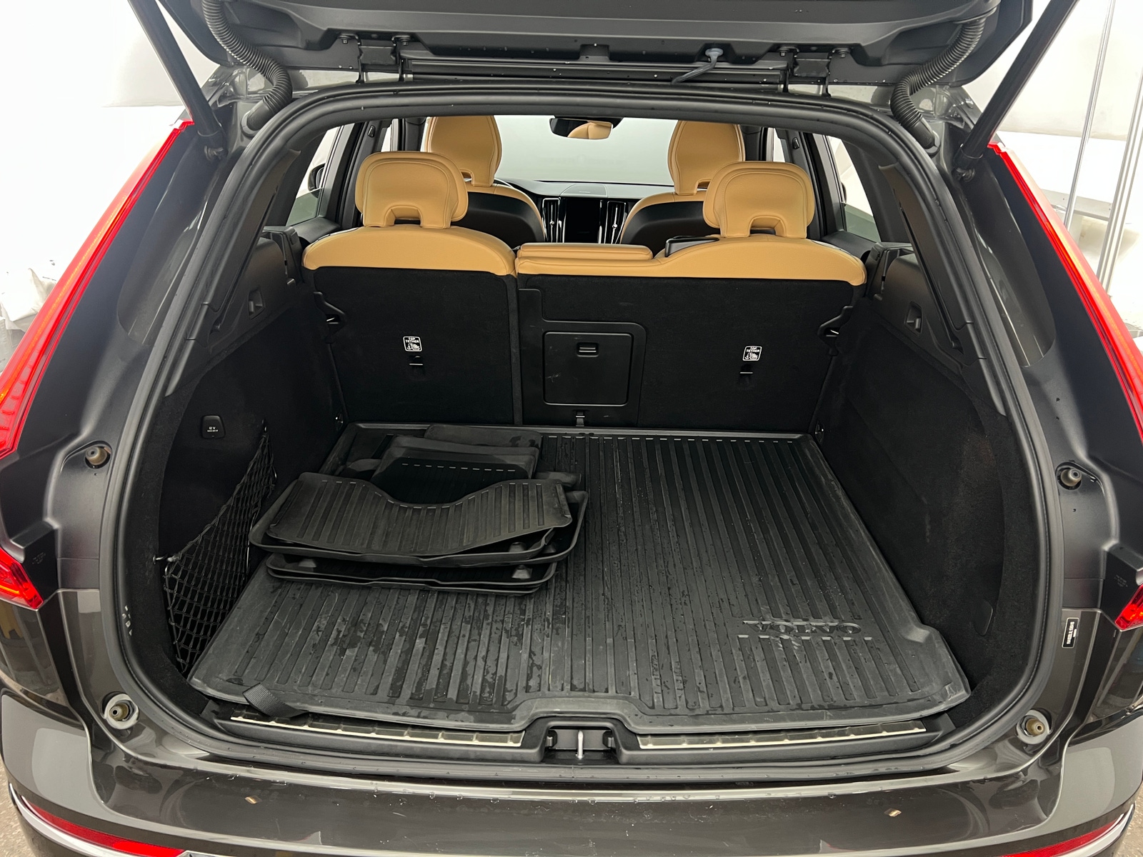 Thumbnail: 2020 Volvo XC60 - 6