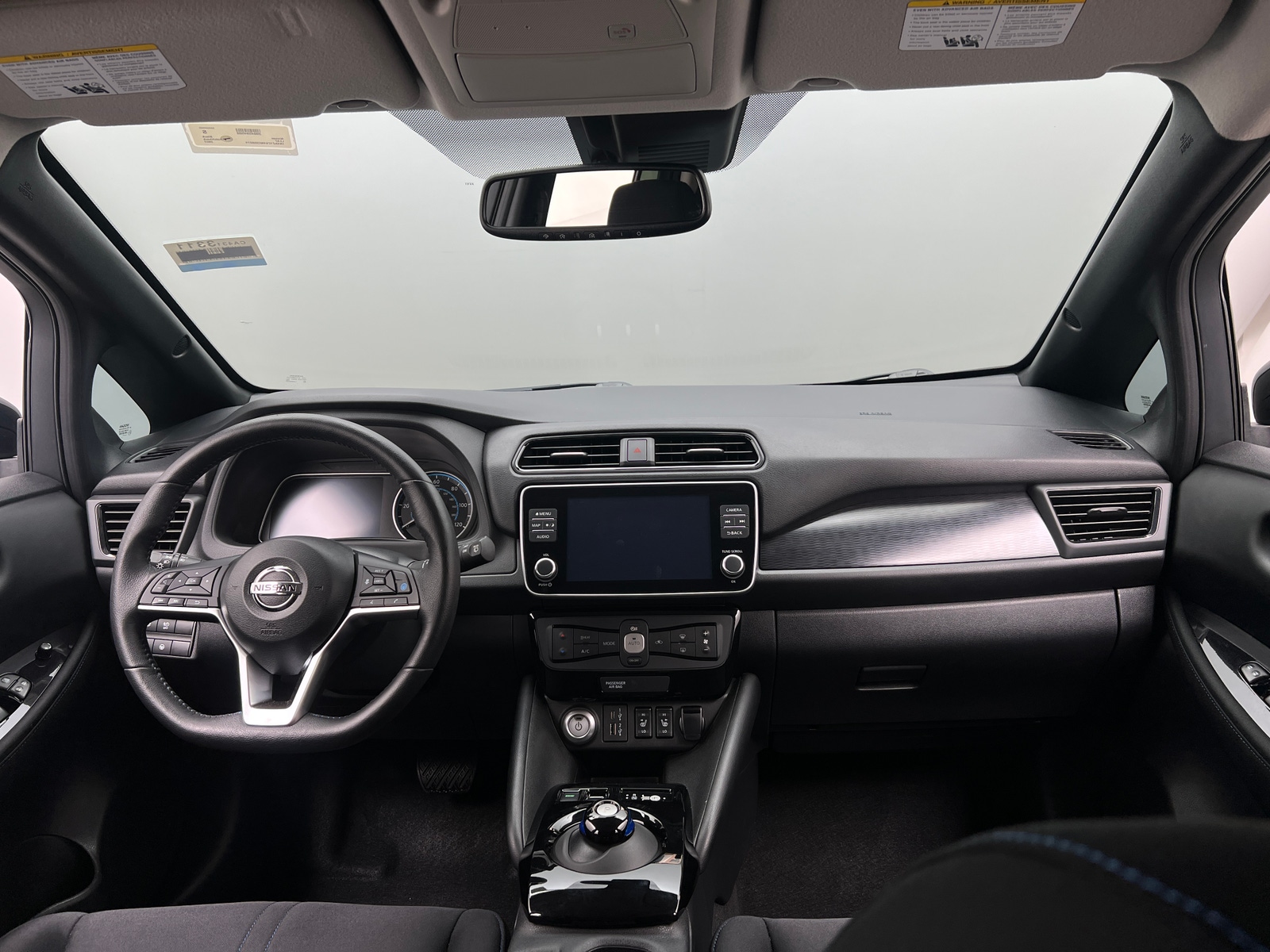 Thumbnail: 2022 Nissan Leaf - 3