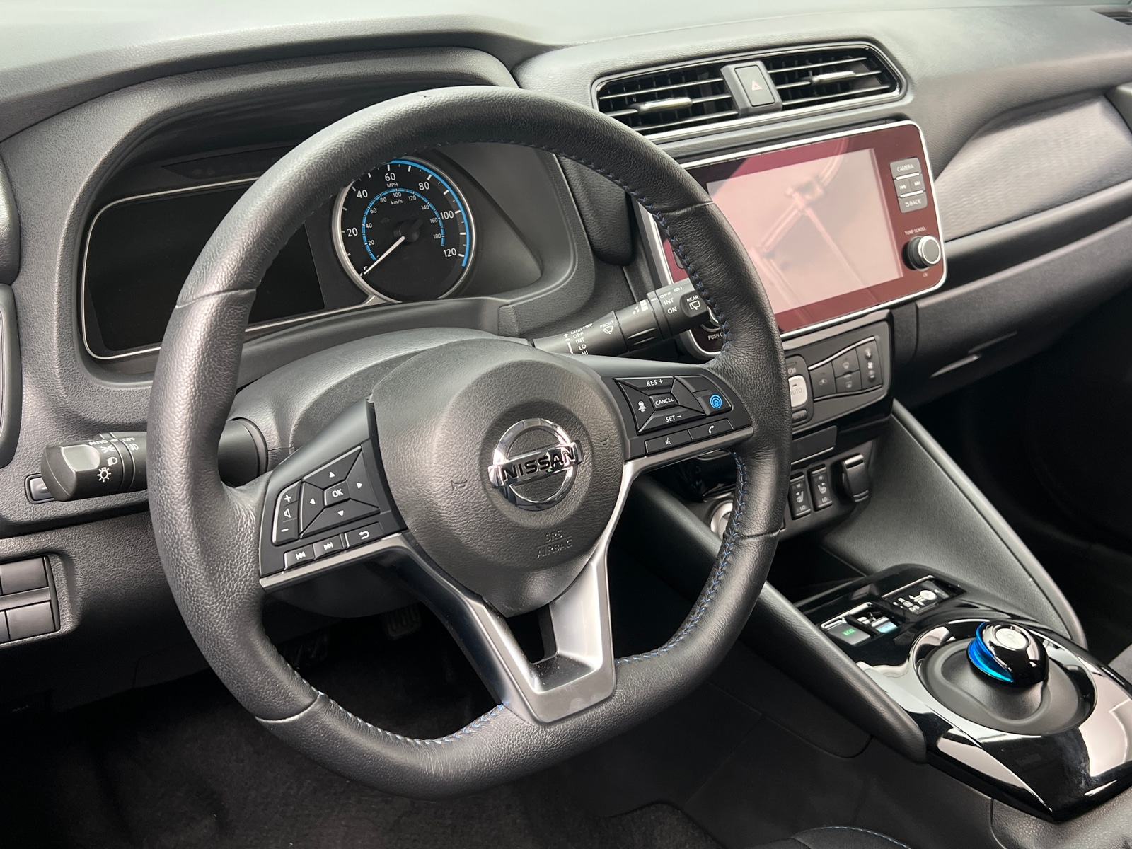 Thumbnail: 2022 Nissan Leaf - 5