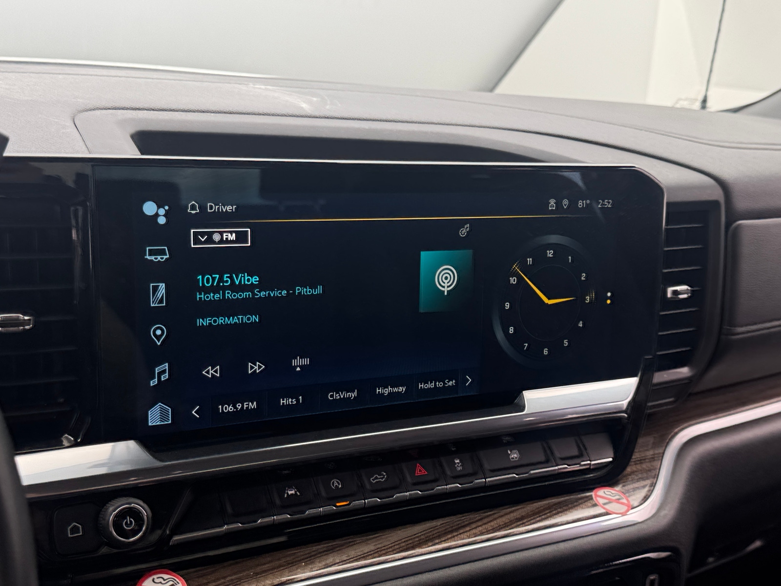 Thumbnail: 2025 Chevrolet Silverado 1500 - 4