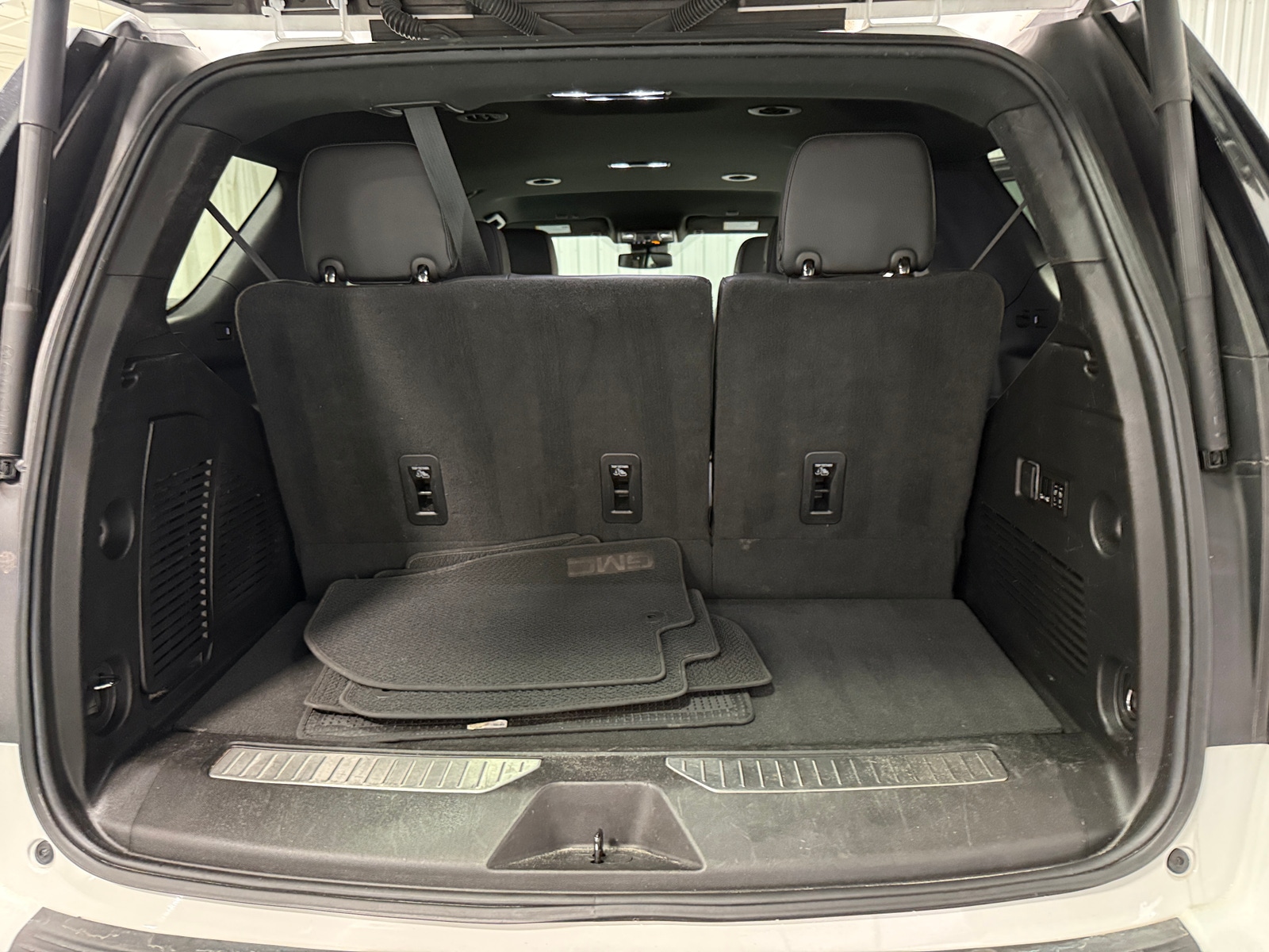 Thumbnail: 2023 GMC Yukon - 6