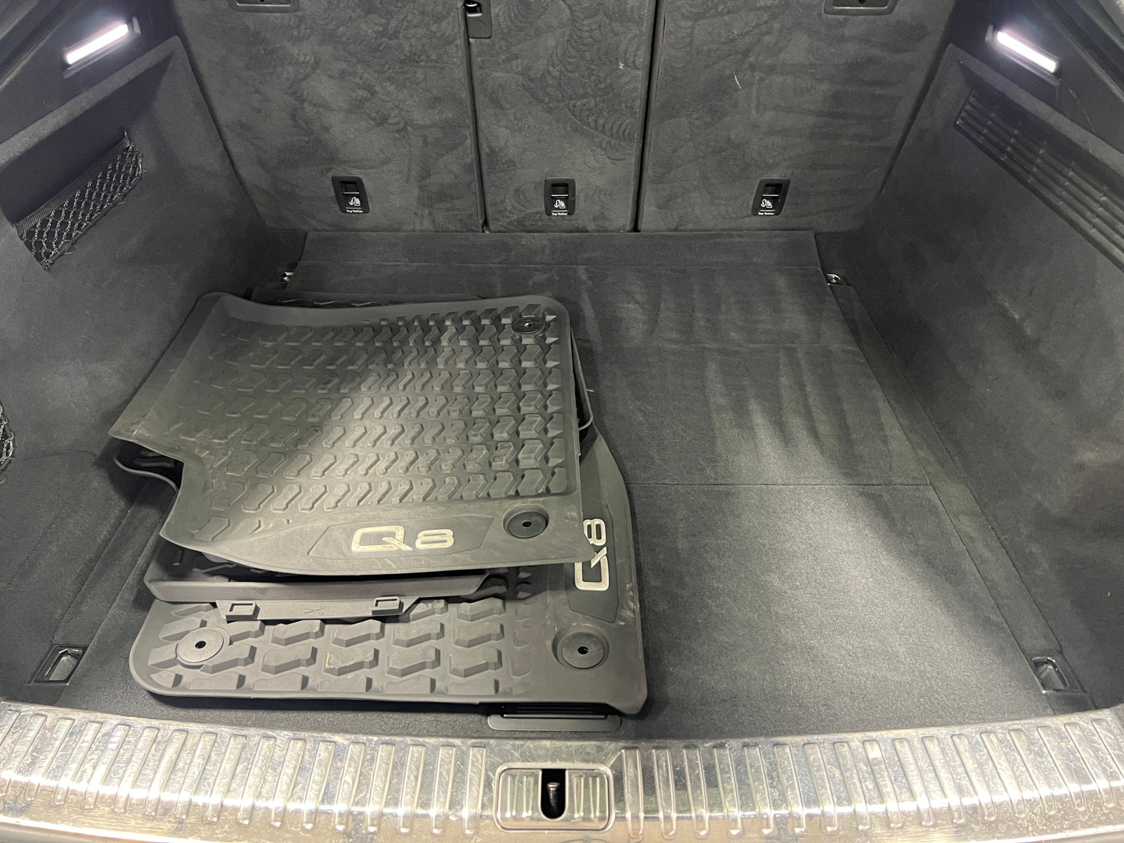 Thumbnail: 2020 Audi Q8 - 6