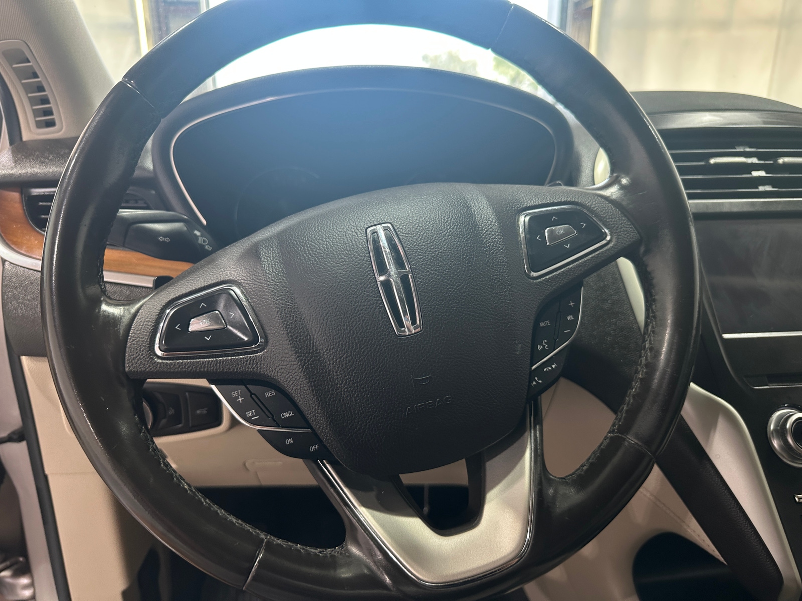 Thumbnail: 2018 Lincoln MKC - 4