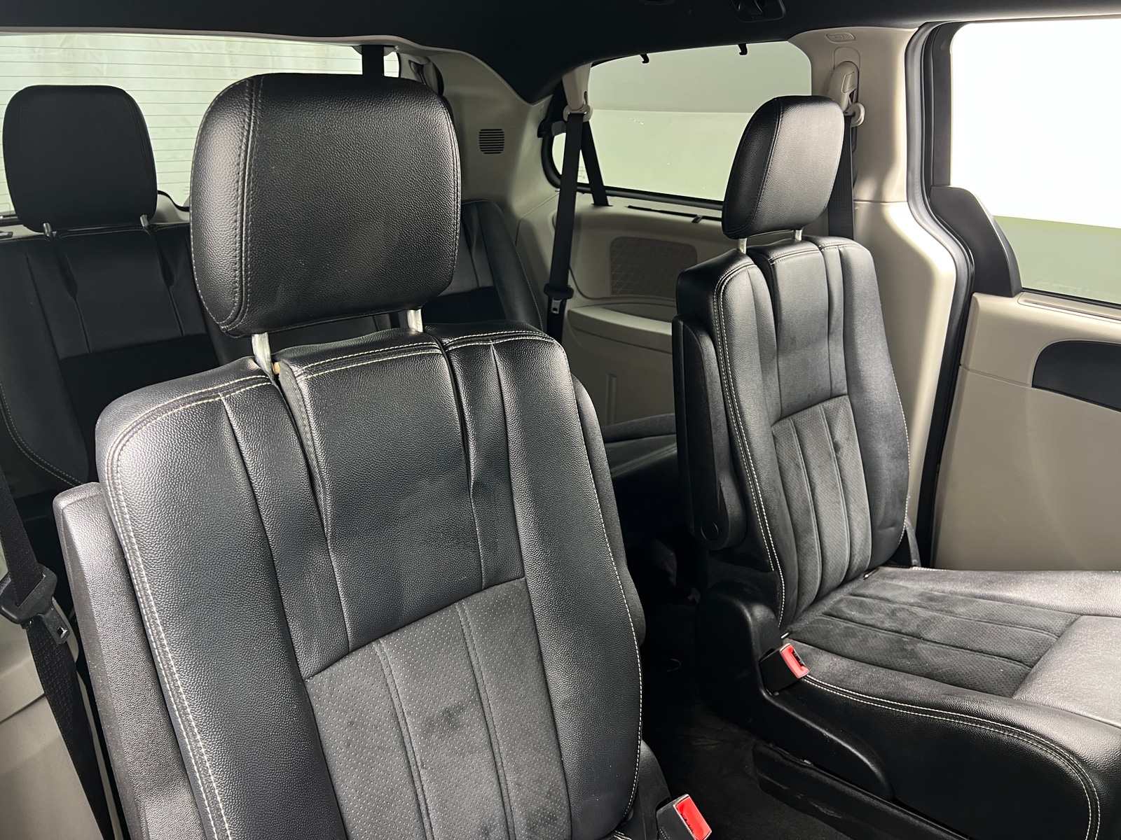 Thumbnail: 2016 Dodge Grand Caravan - 5