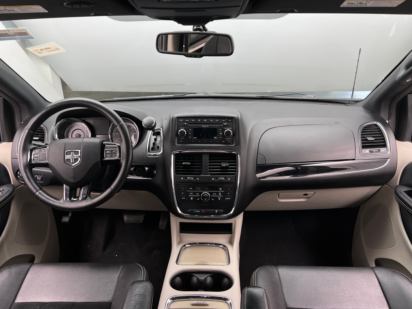 Thumbnail: 2016 Dodge Grand Caravan - 2