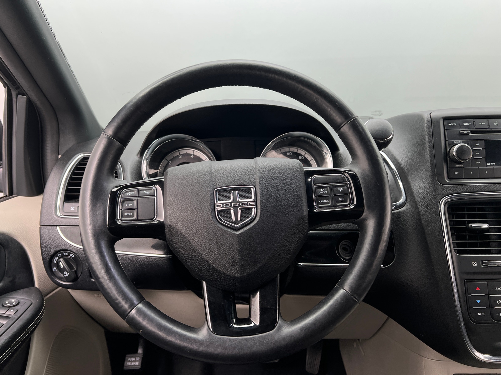 Thumbnail: 2016 Dodge Grand Caravan - 4