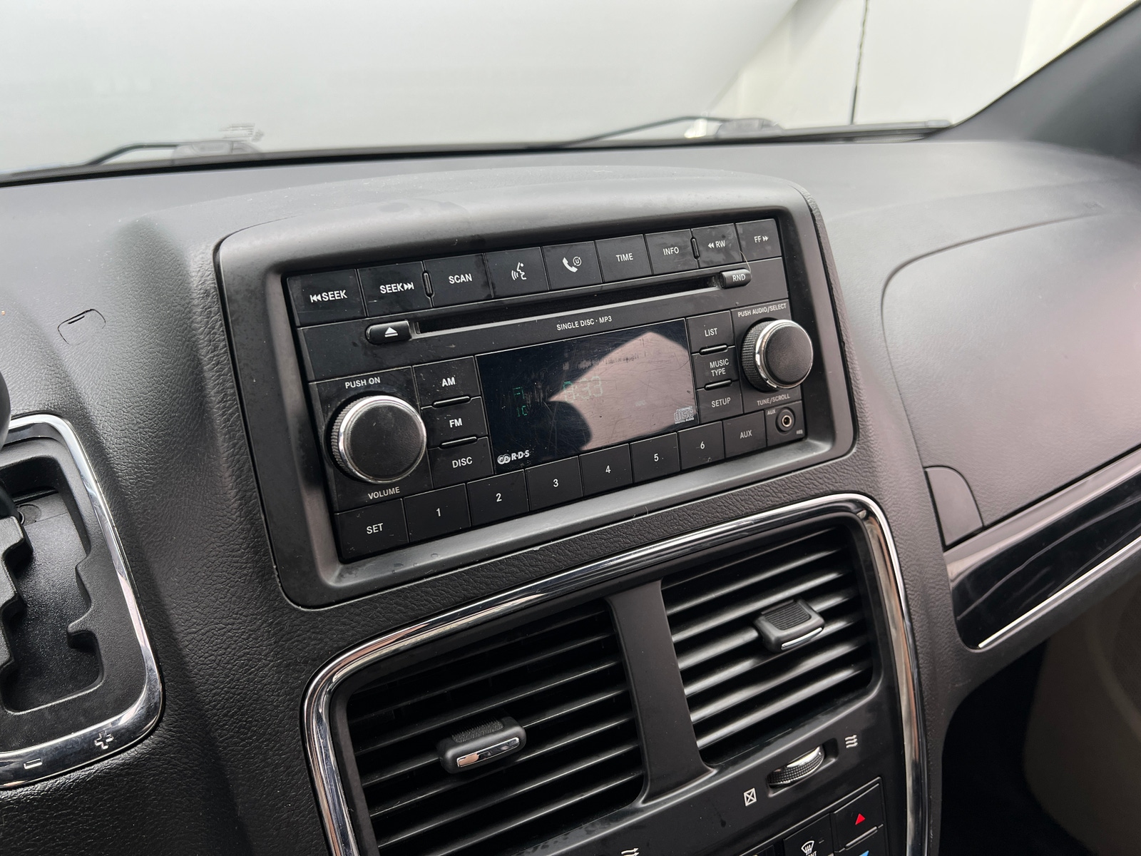 Thumbnail: 2016 Dodge Grand Caravan - 3