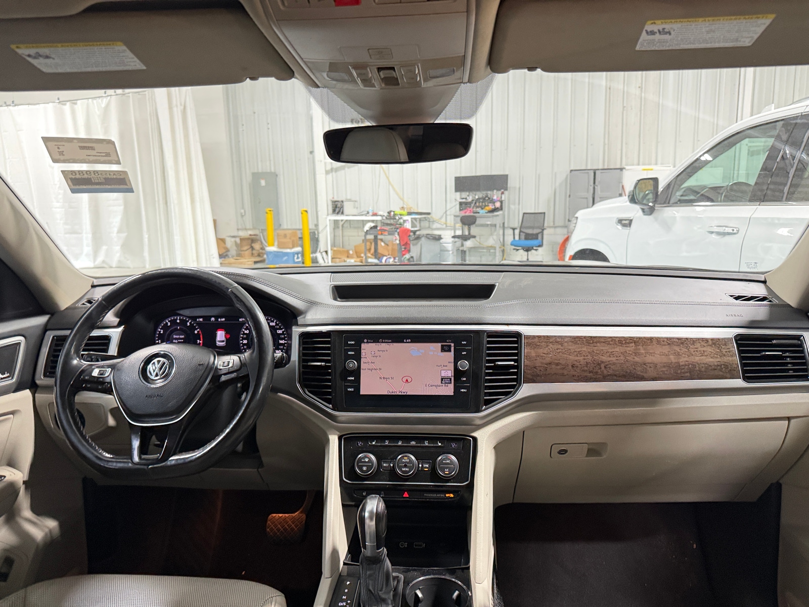 Thumbnail: 2018 Volkswagen Atlas - 2