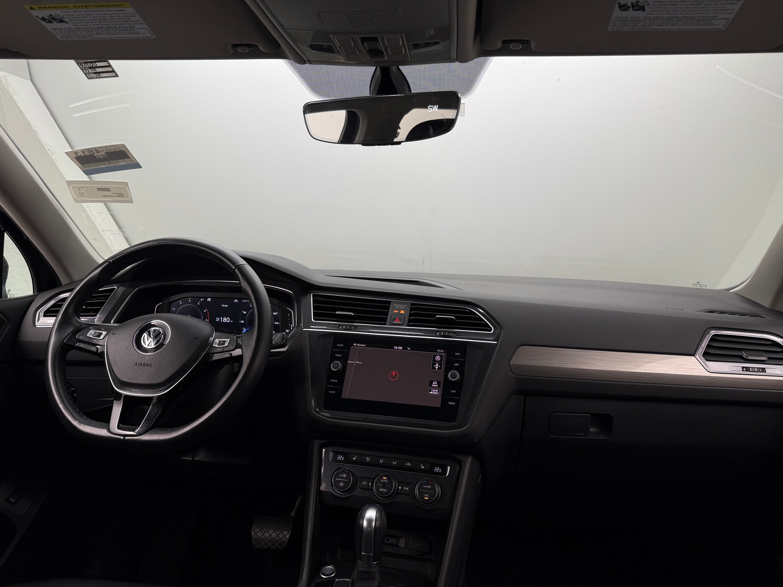 Thumbnail: 2019 Volkswagen Tiguan - 2