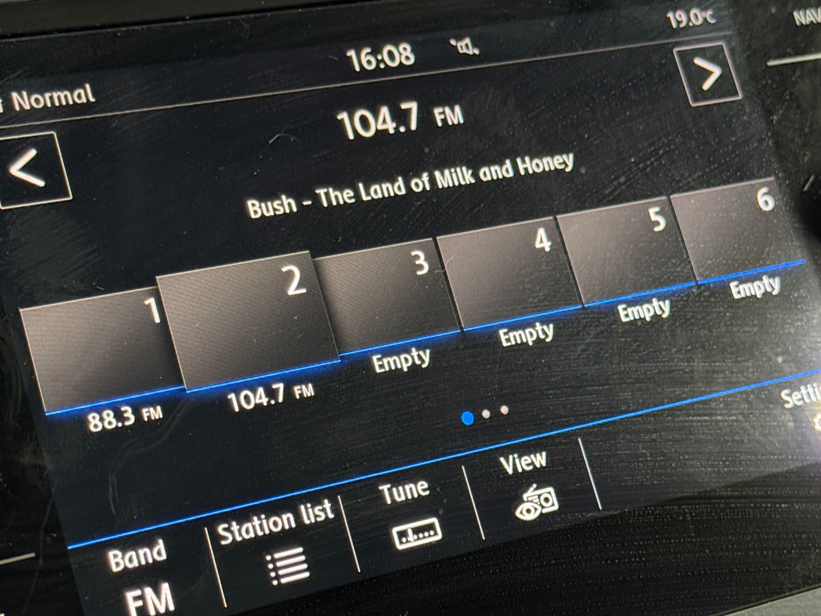 Thumbnail: 2019 Volkswagen Tiguan - 3