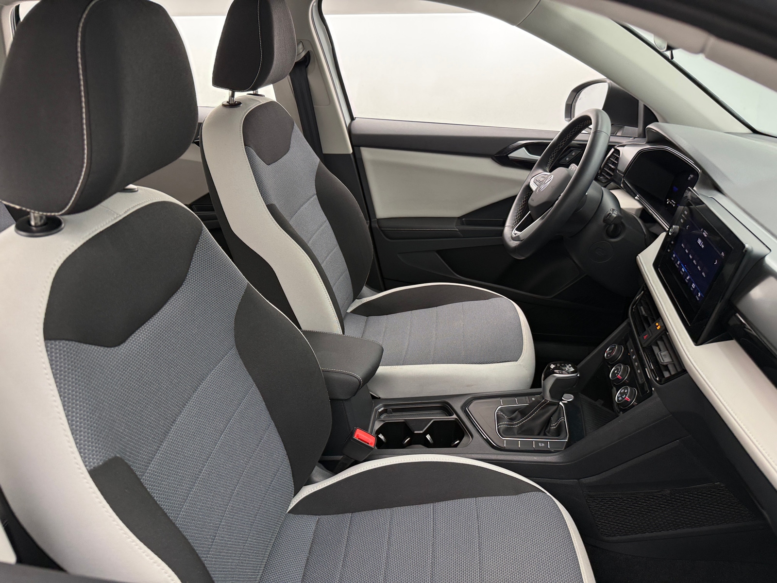 Thumbnail: 2025 Volkswagen Taos - 2