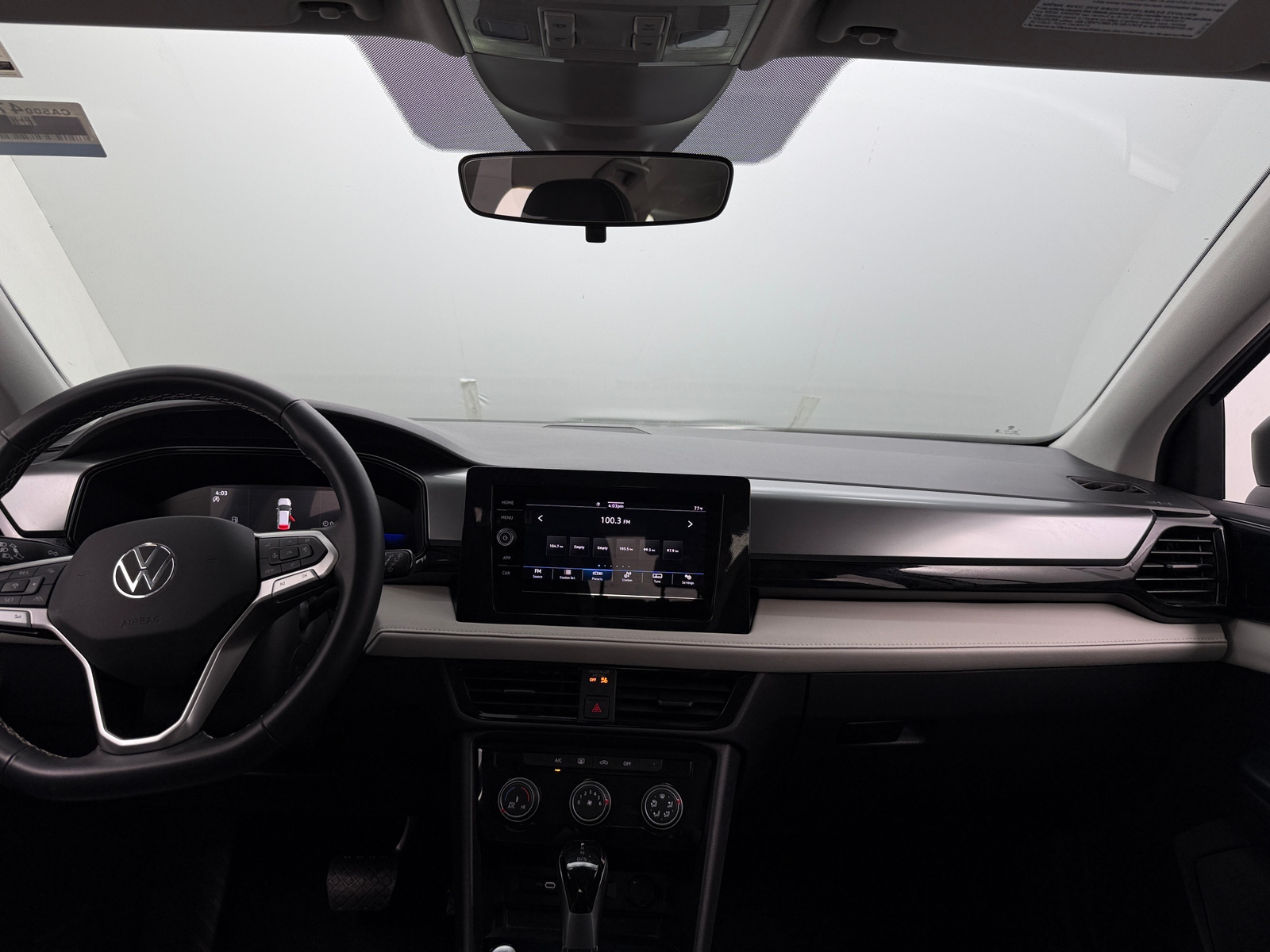 Thumbnail: 2025 Volkswagen Taos - 3