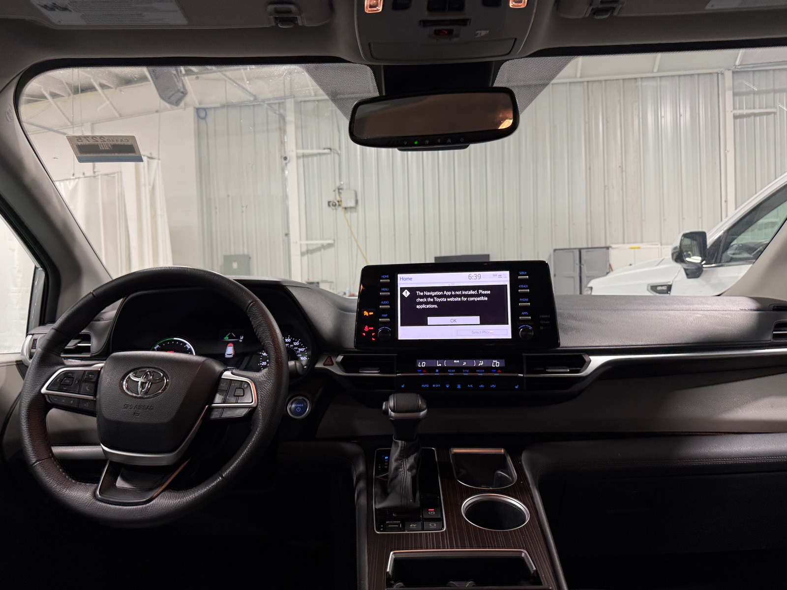 Thumbnail: 2023 Toyota Sienna - 2