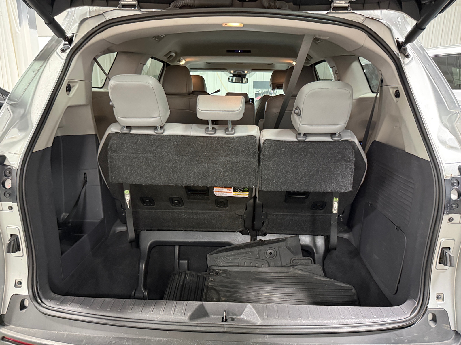 Thumbnail: 2023 Toyota Sienna - 6