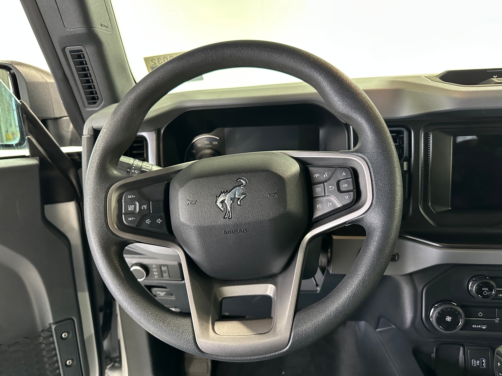 Thumbnail: 2022 Ford Bronco - 5