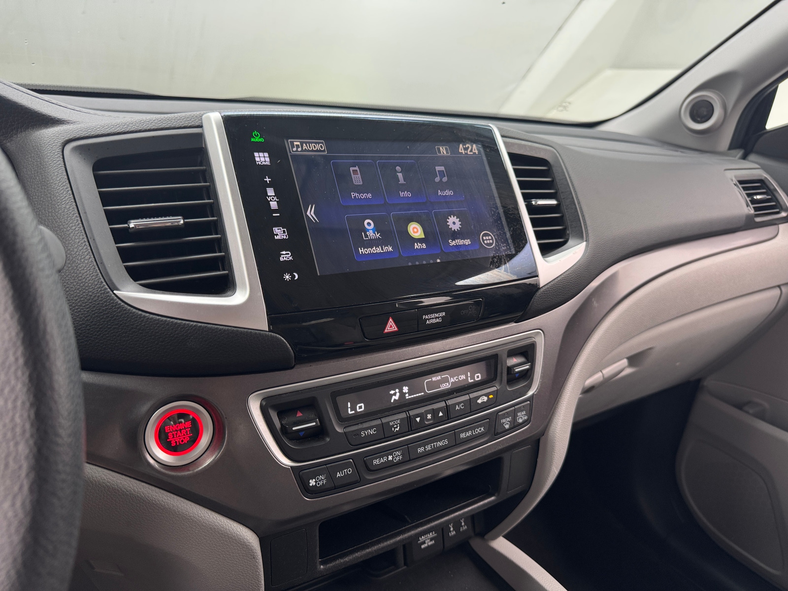 Thumbnail: 2016 Honda Pilot - 4