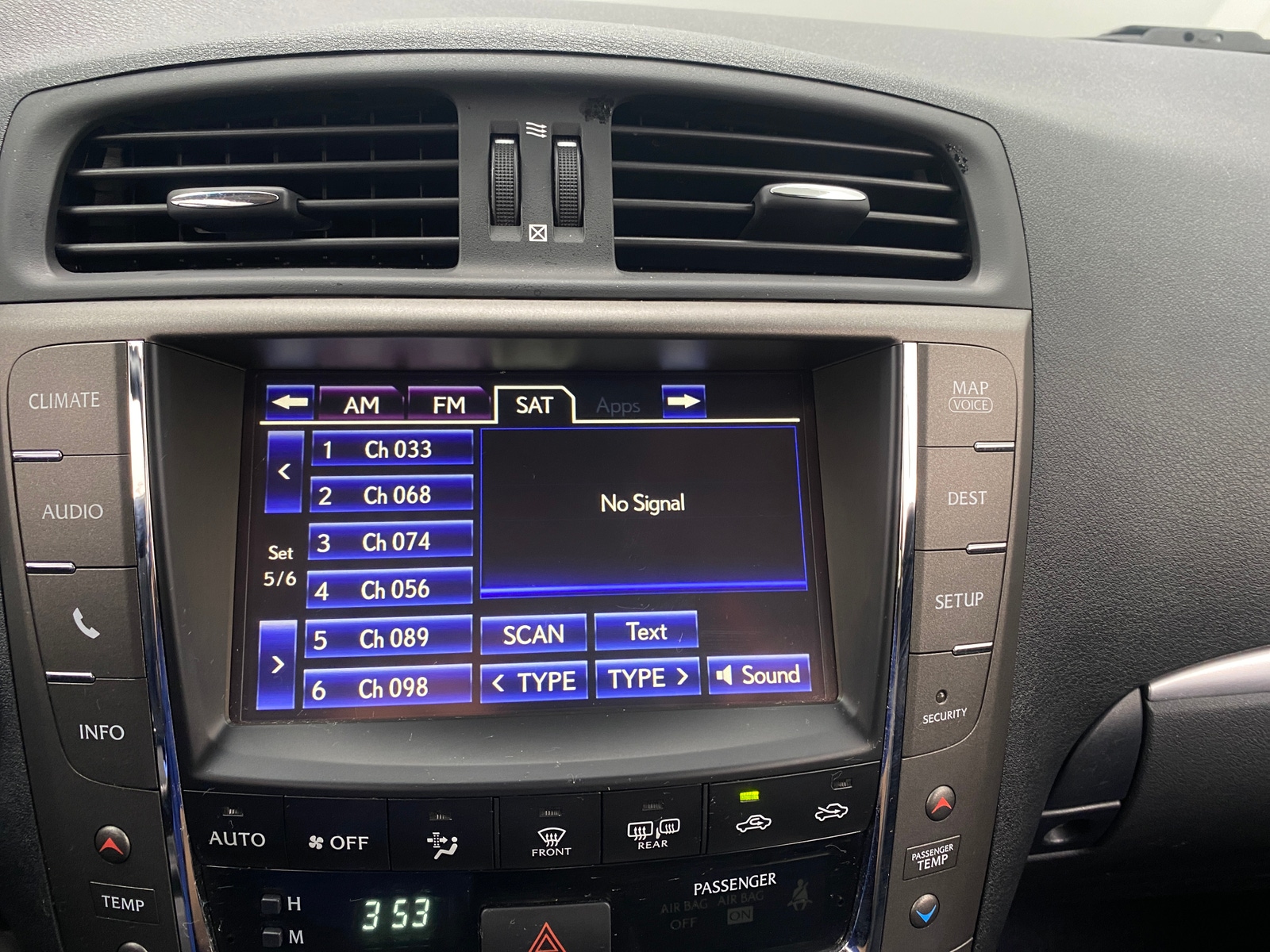 Thumbnail: 2015 Lexus IS - 3