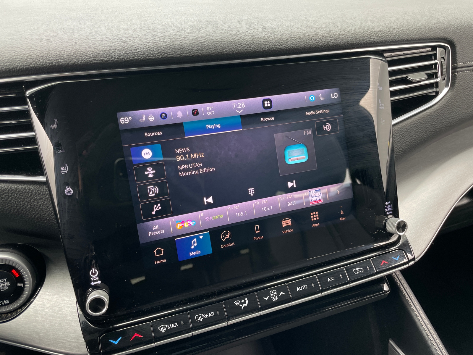 Thumbnail: 2025 Jeep Wagoneer - 3