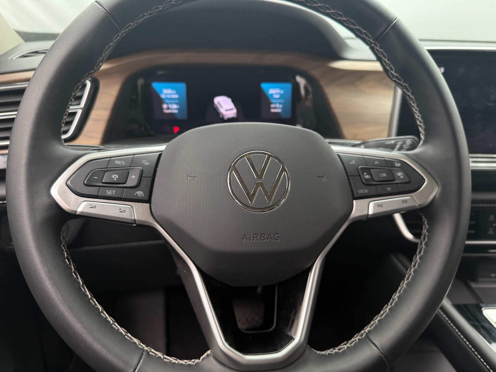 Thumbnail: 2024 Volkswagen Atlas - 4