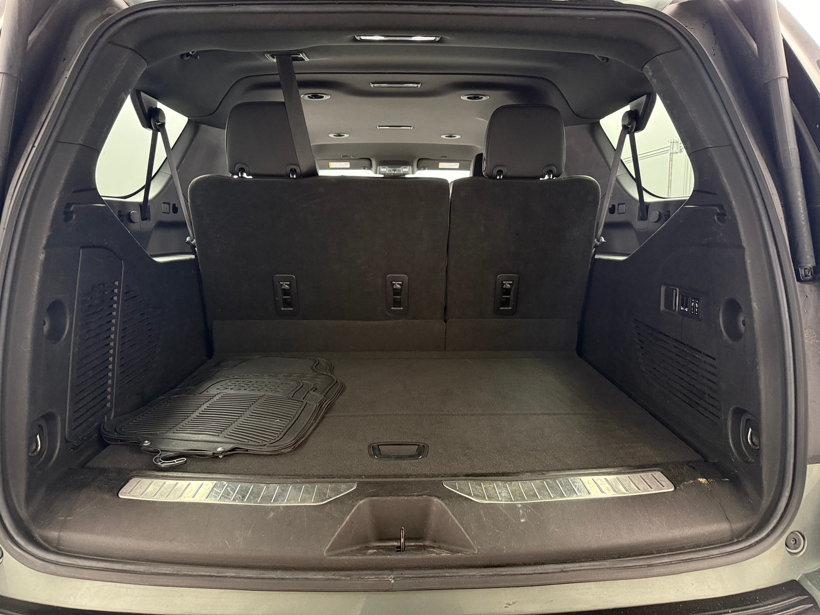 Thumbnail: 2023 Chevrolet Suburban - 6