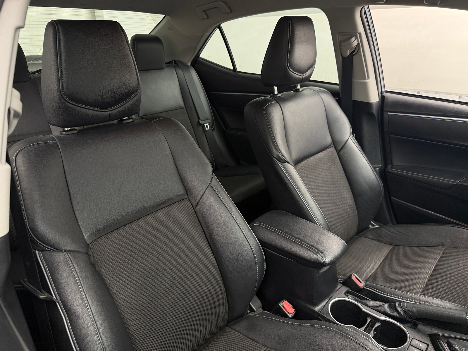 Thumbnail: 2016 Toyota Corolla - 2