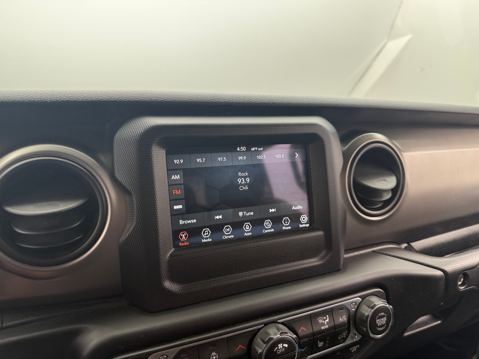 Thumbnail: 2020 Jeep Gladiator - 4