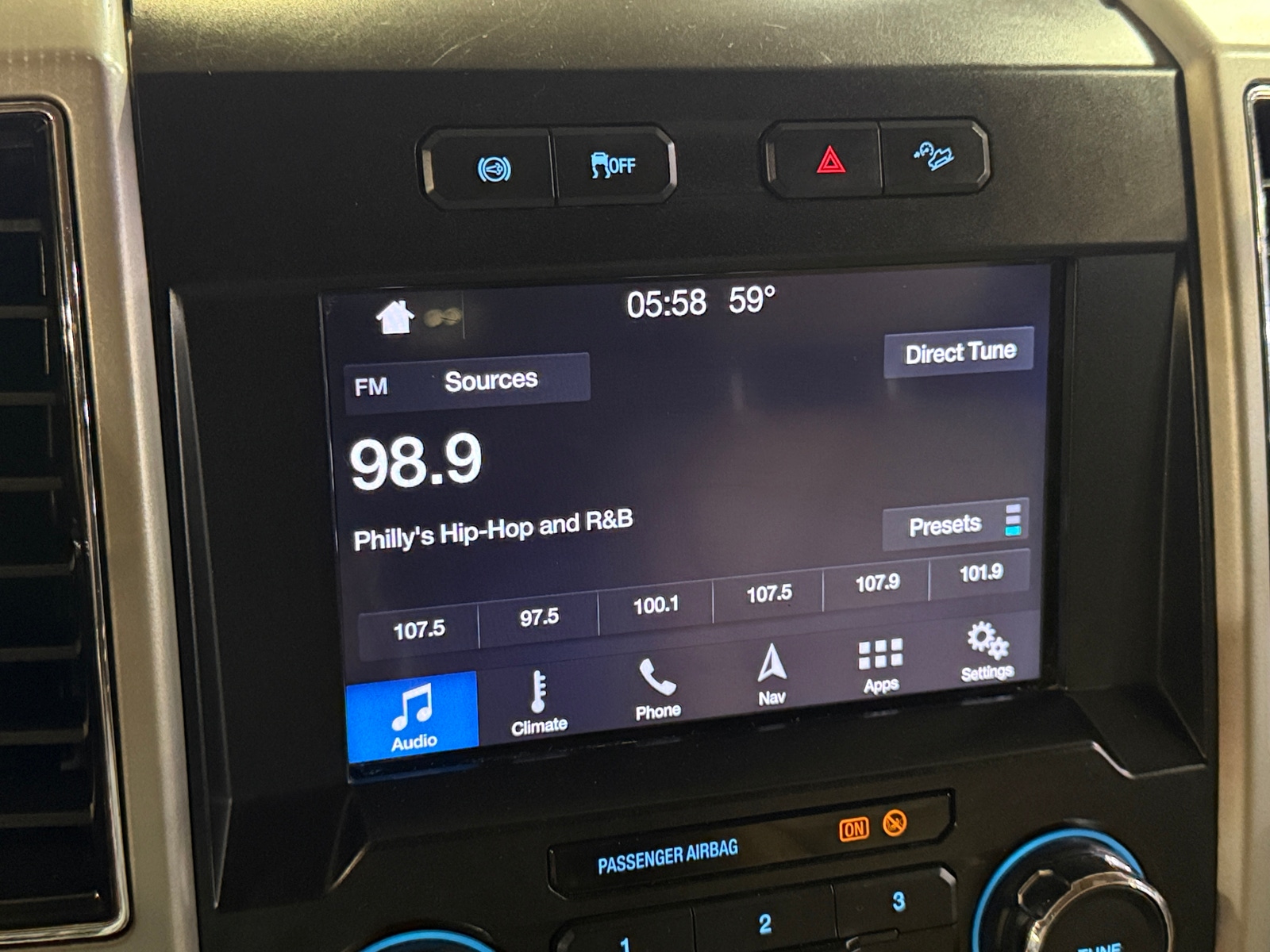 Thumbnail: 2019 Ford Econoline - 3