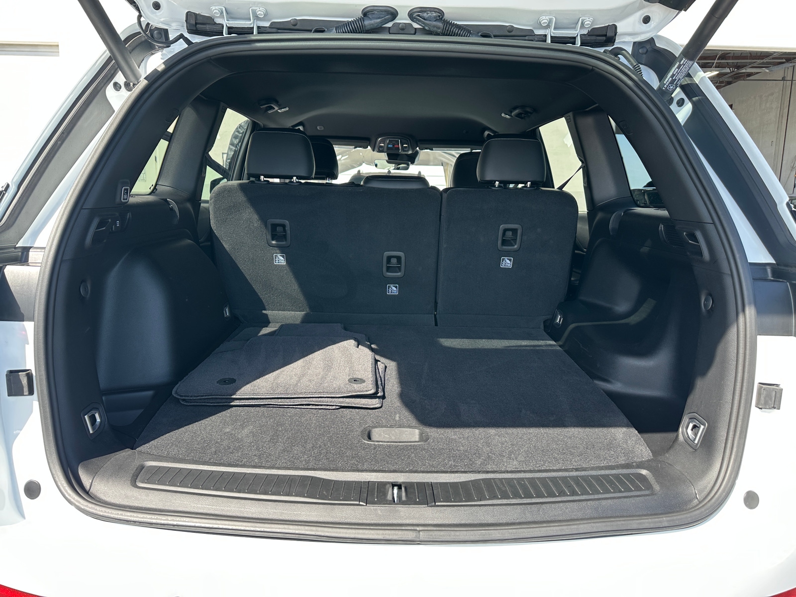 Thumbnail: 2025 Jeep Grand Cherokee - 6