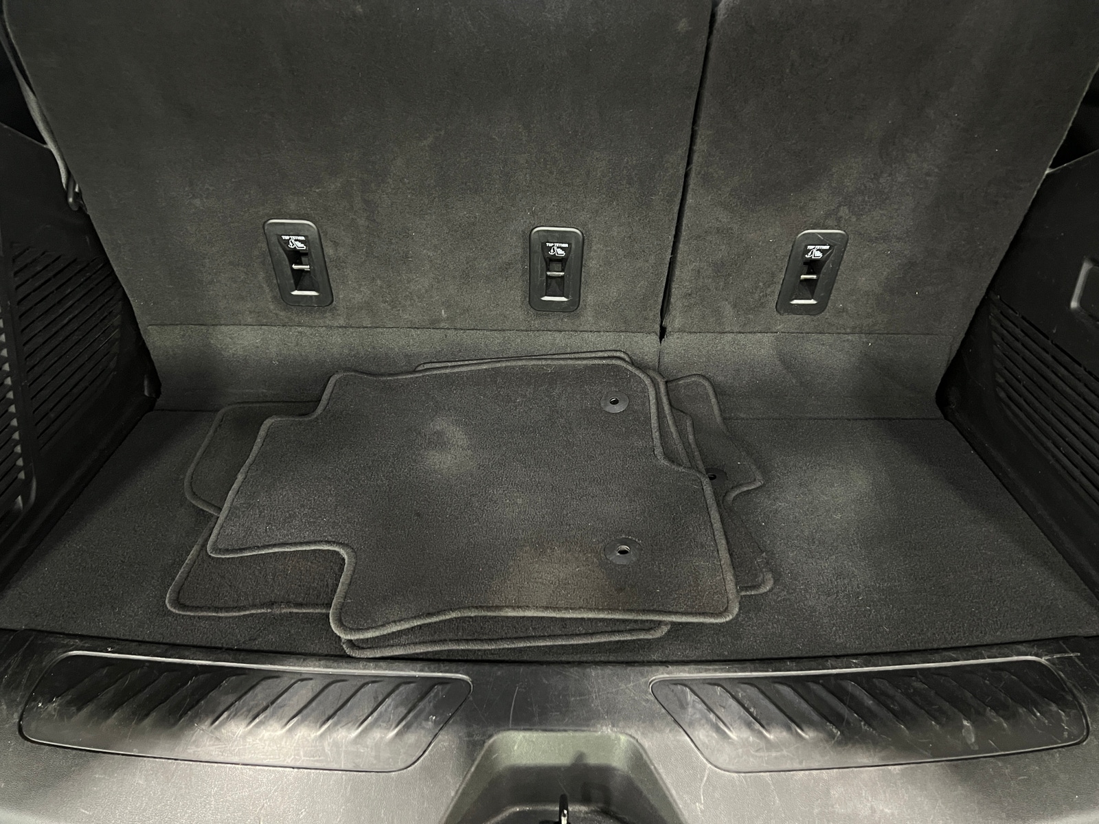 Thumbnail: 2023 Chevrolet Tahoe - 6