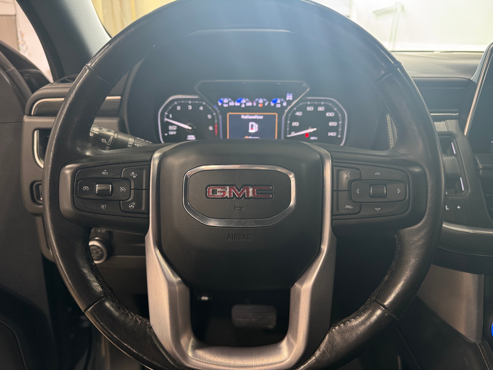 Thumbnail: 2021 GMC Yukon XL - 4