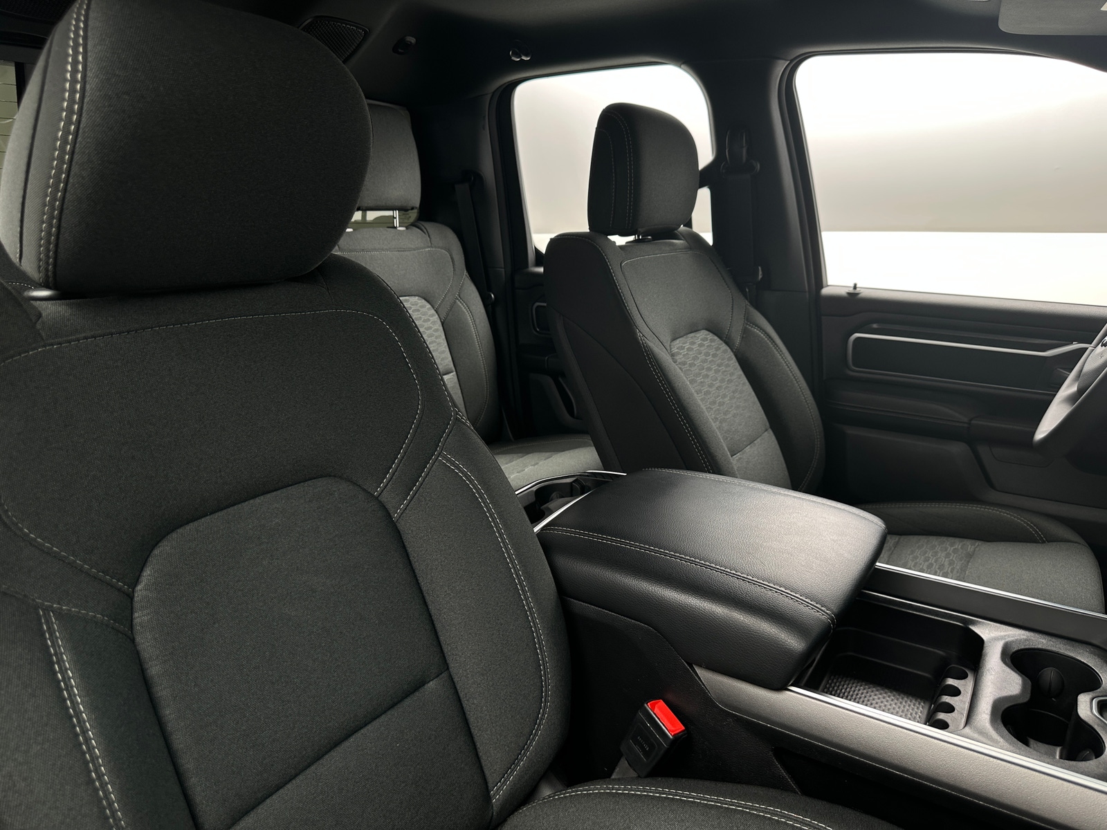 Thumbnail: 2025 RAM 1500 - 2