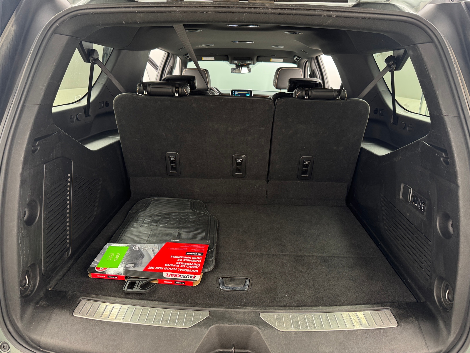 Thumbnail: 2023 Chevrolet Suburban - 6