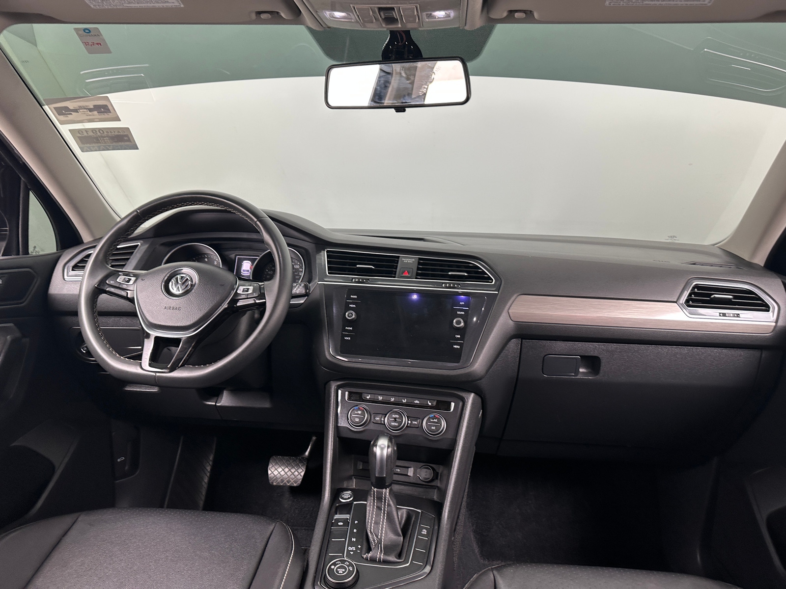 Thumbnail: 2021 Volkswagen Tiguan - 2