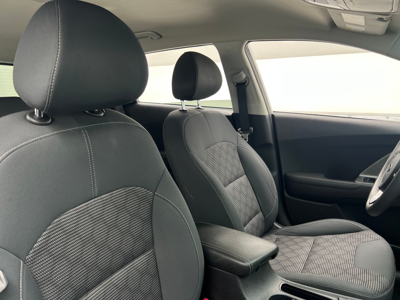 Thumbnail: 2020 Kia Niro - 2