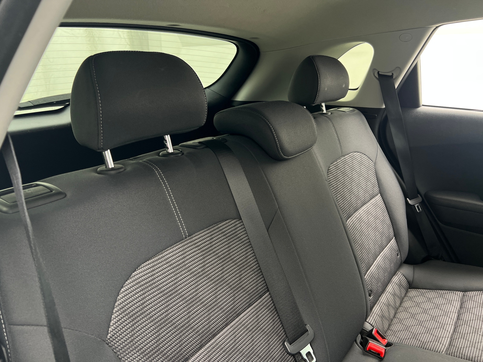 Thumbnail: 2020 Kia Niro - 6