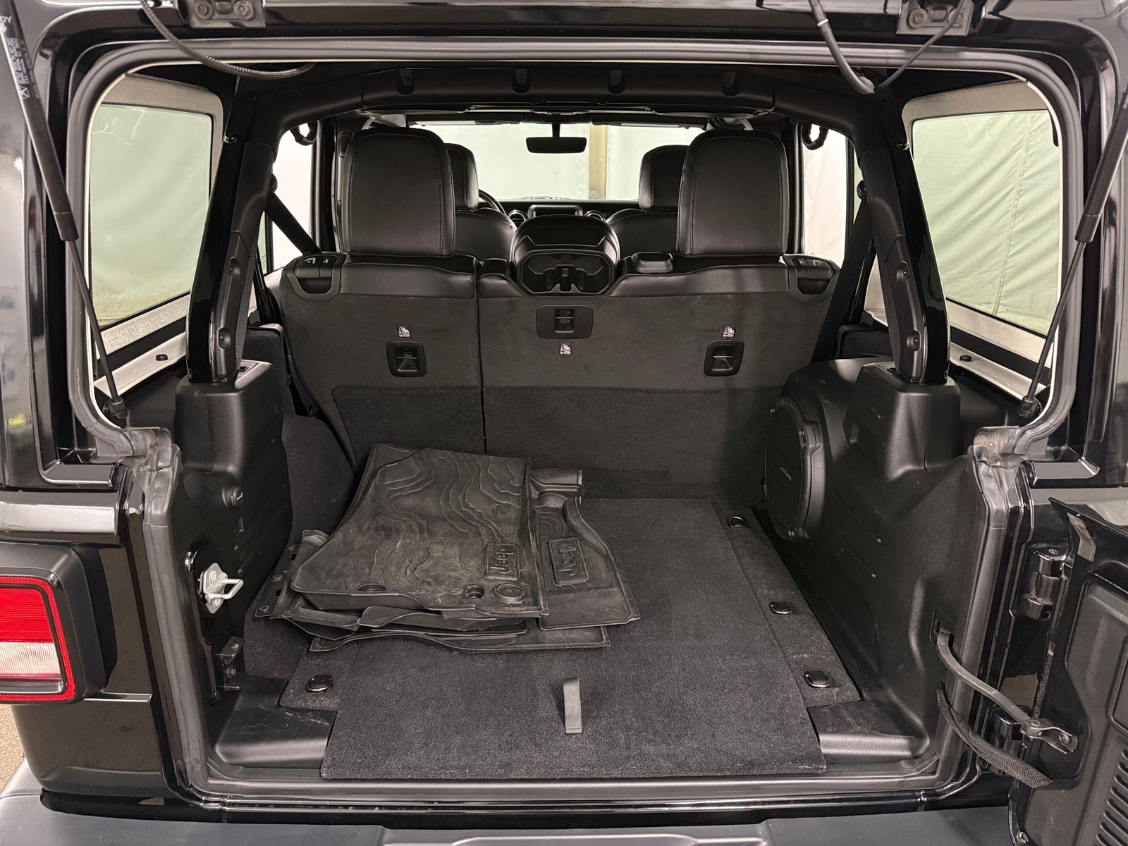 Thumbnail: 2020 Jeep Wrangler - 6