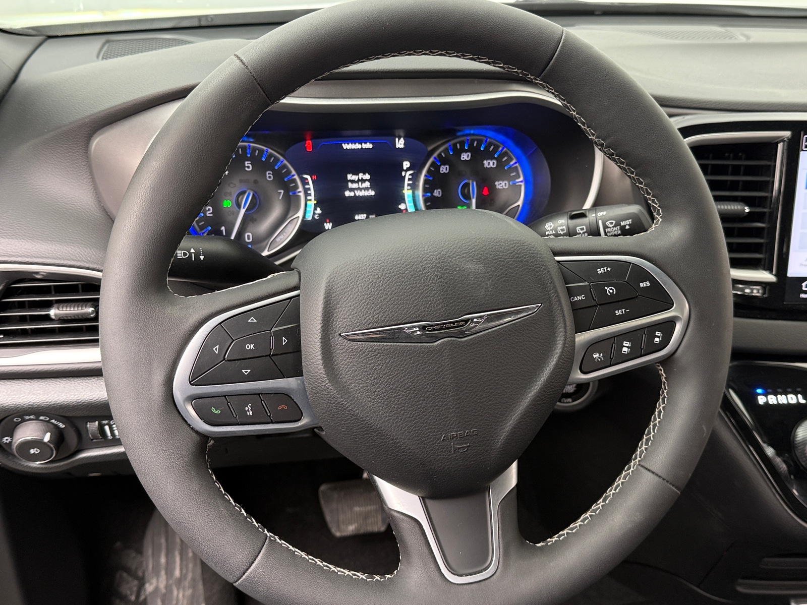 Thumbnail: 2025 Chrysler Pacifica - 4