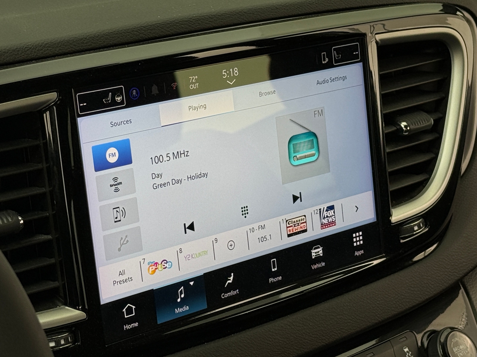 Thumbnail: 2025 Chrysler Pacifica - 3