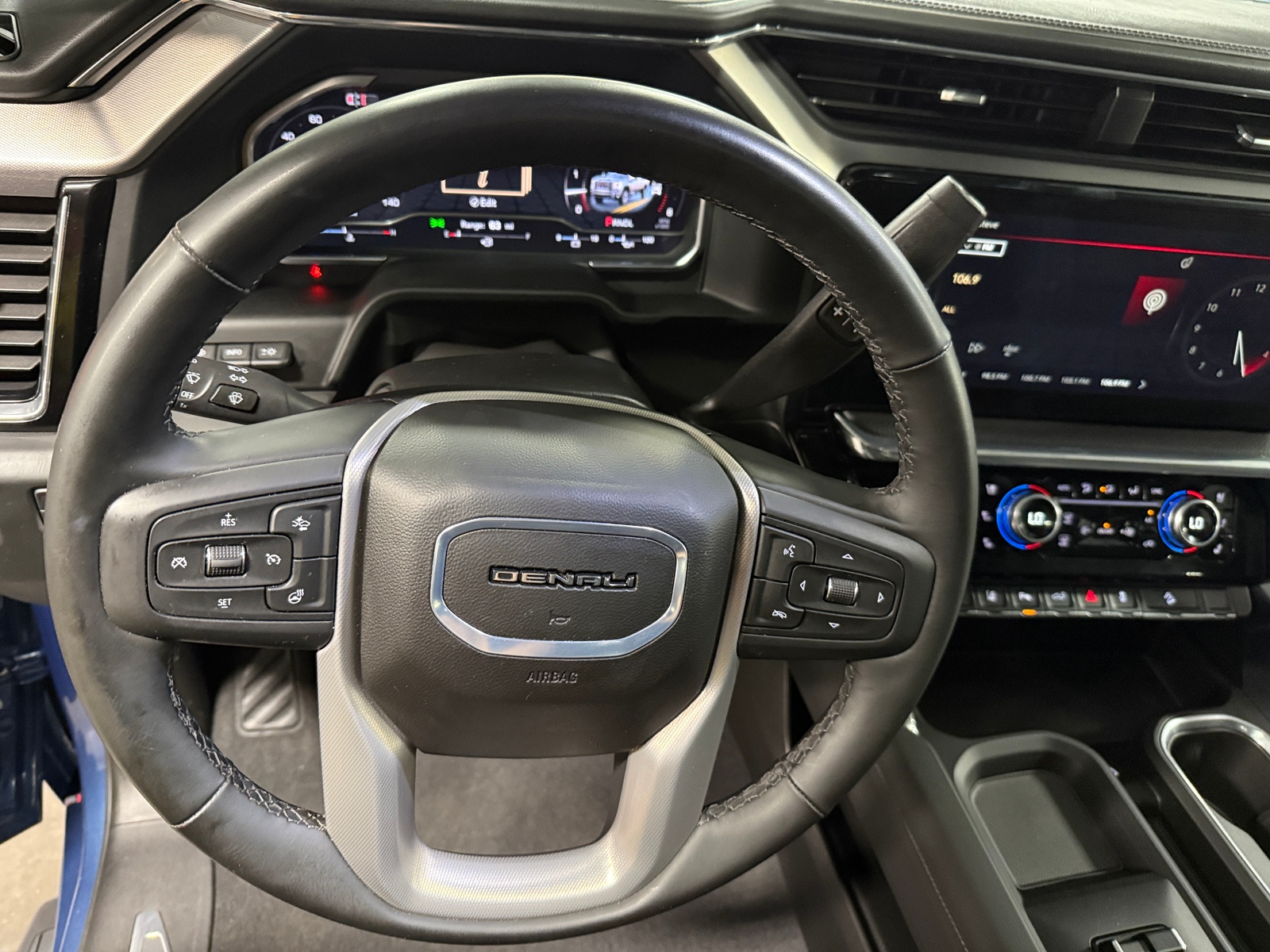 Thumbnail: 2025 GMC Sierra 2500 - 4