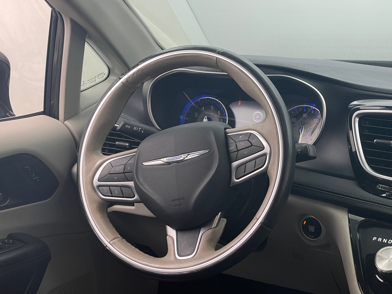 Thumbnail: 2020 Chrysler Pacifica - 4