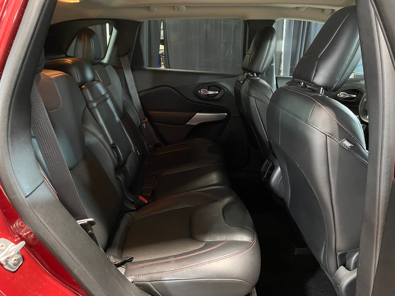 Thumbnail: 2017 Jeep Cherokee - 6