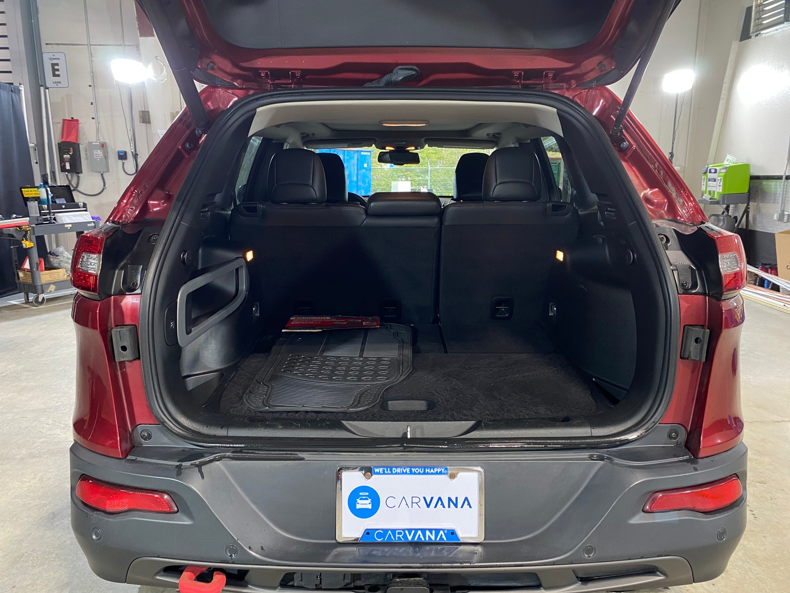 Thumbnail: 2017 Jeep Cherokee - 7