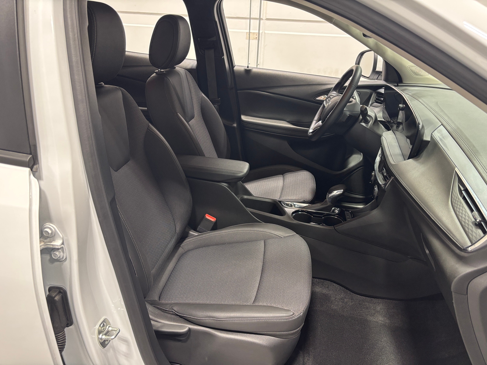 Thumbnail: 2025 Buick Encore GX - 2