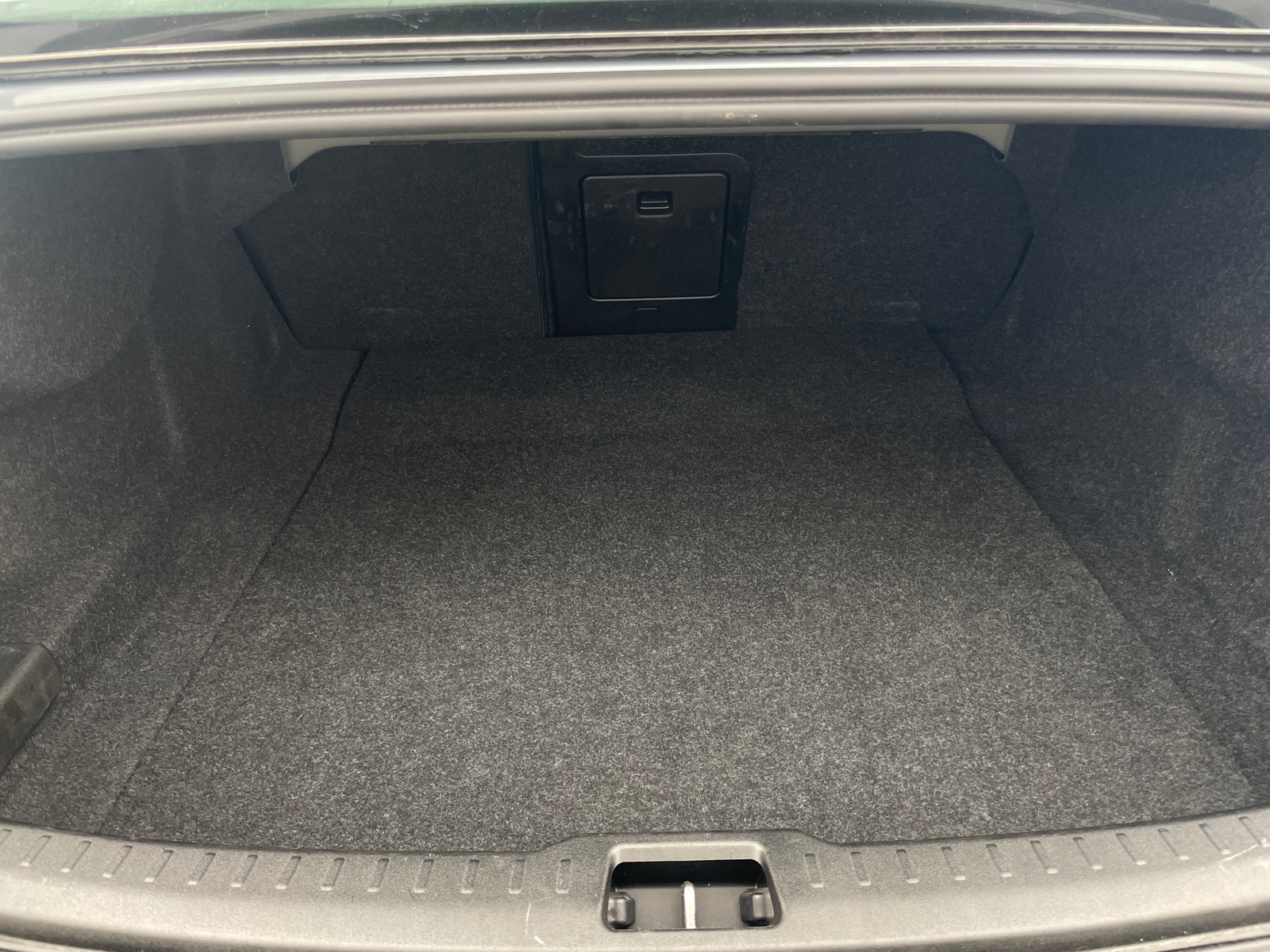 Thumbnail: 2024 Volvo S60 - 7