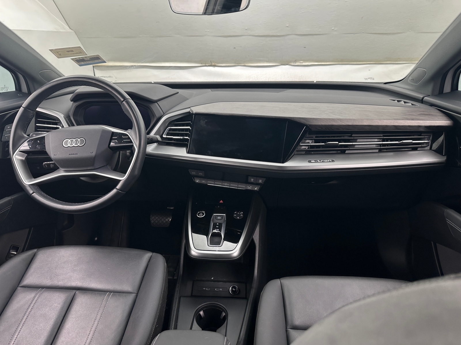 Thumbnail: 2023 Audi Q4 e-tron - 2