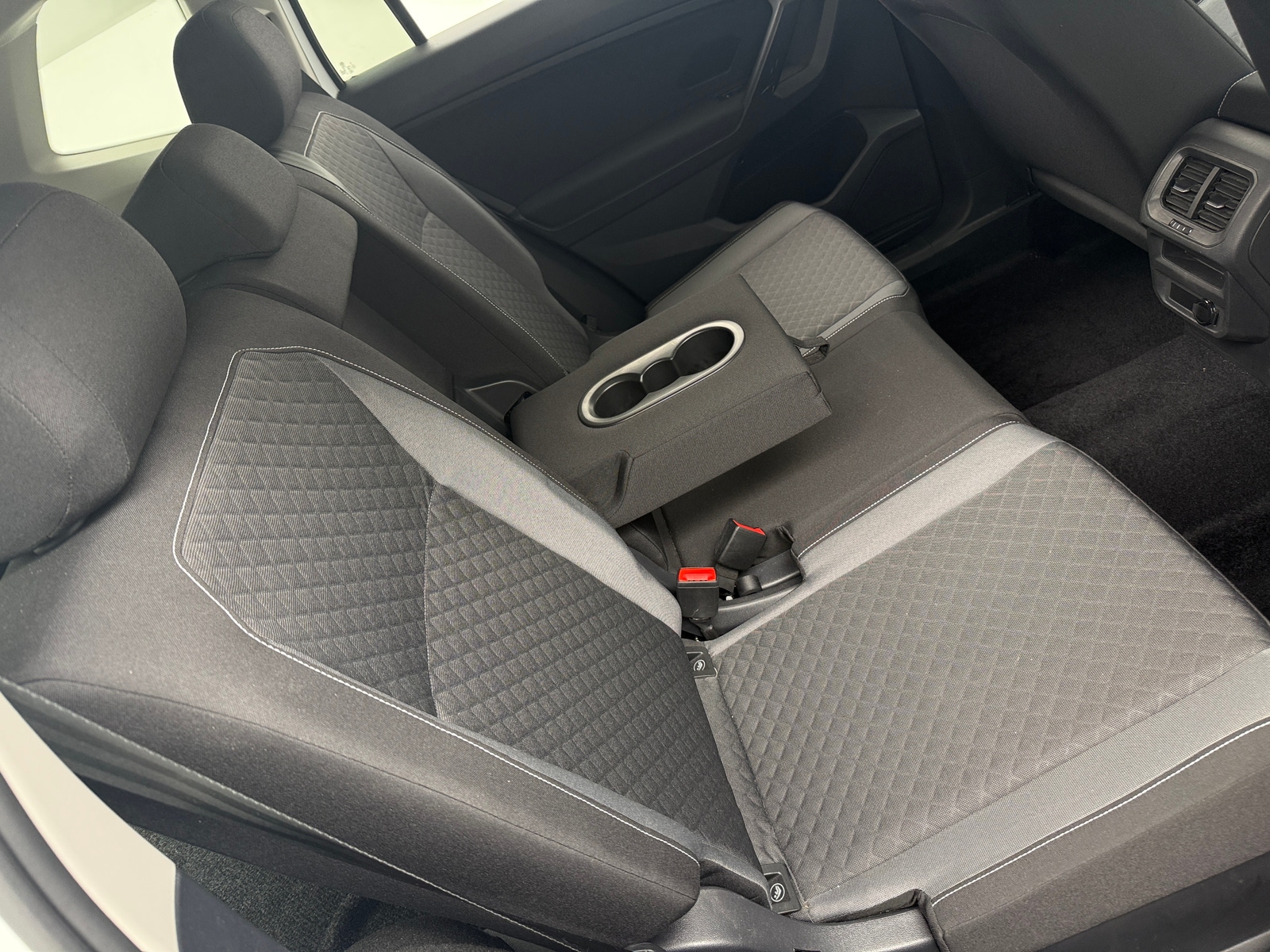 Thumbnail: 2021 Volkswagen Tiguan - 6