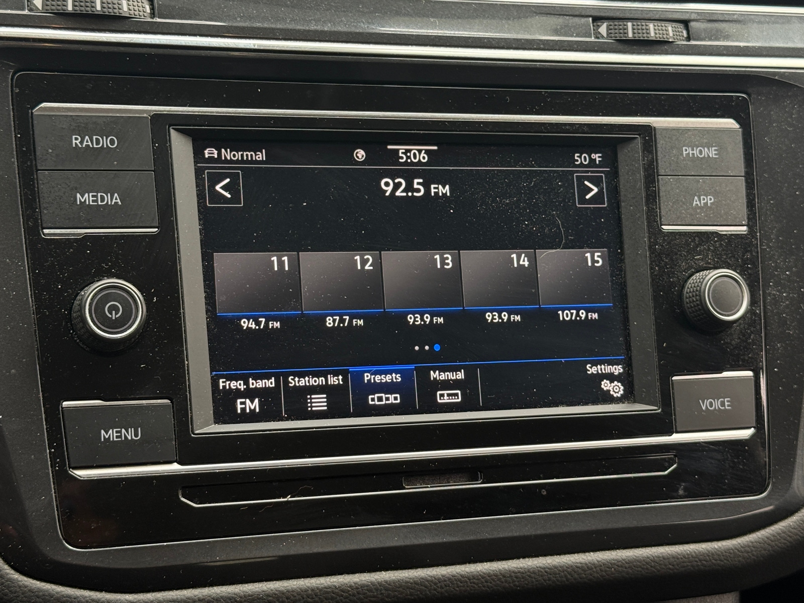 Thumbnail: 2021 Volkswagen Tiguan - 4