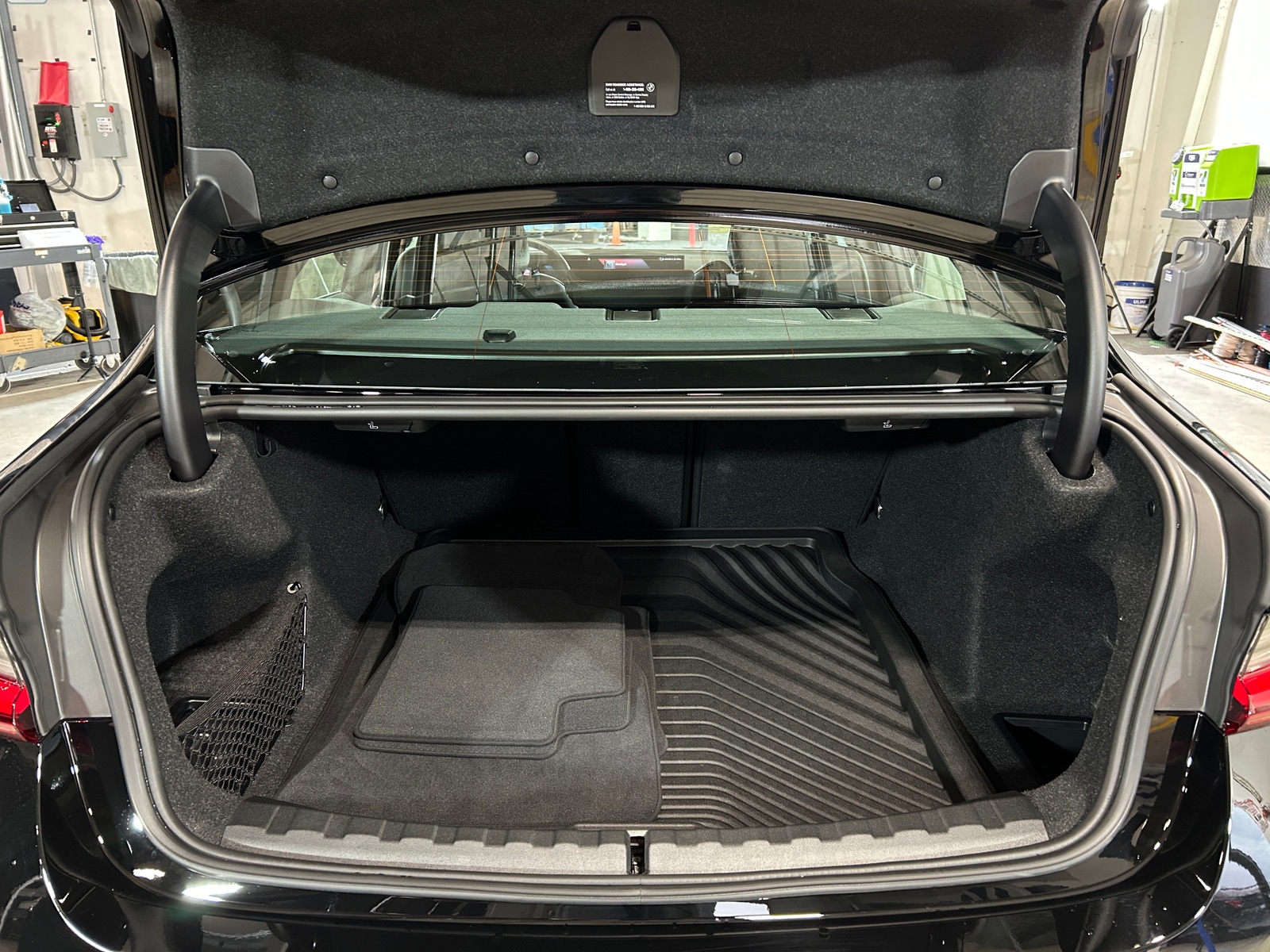 Thumbnail: 2024 BMW 3 Series - 6